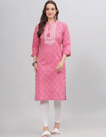 Women Three Quarter Sleeve Straight Kurta