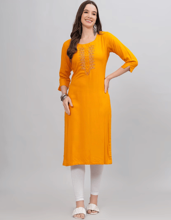 Women Three Quarter Sleeve Straight Kurta